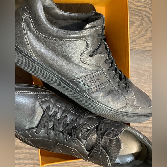 Tod’s men’s sneaker. - Picture 2 of 5